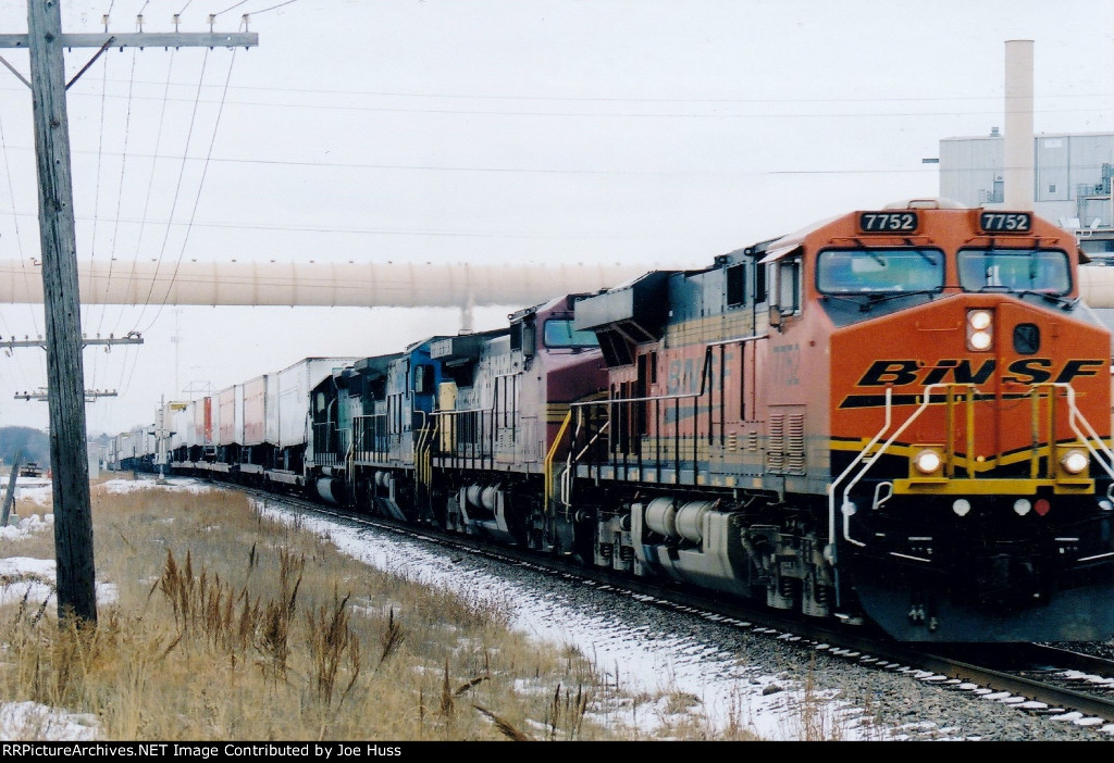 BNSF 7752 West